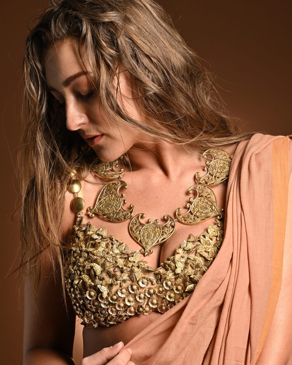 Heart Shaped Detailed Motif Neckpiece