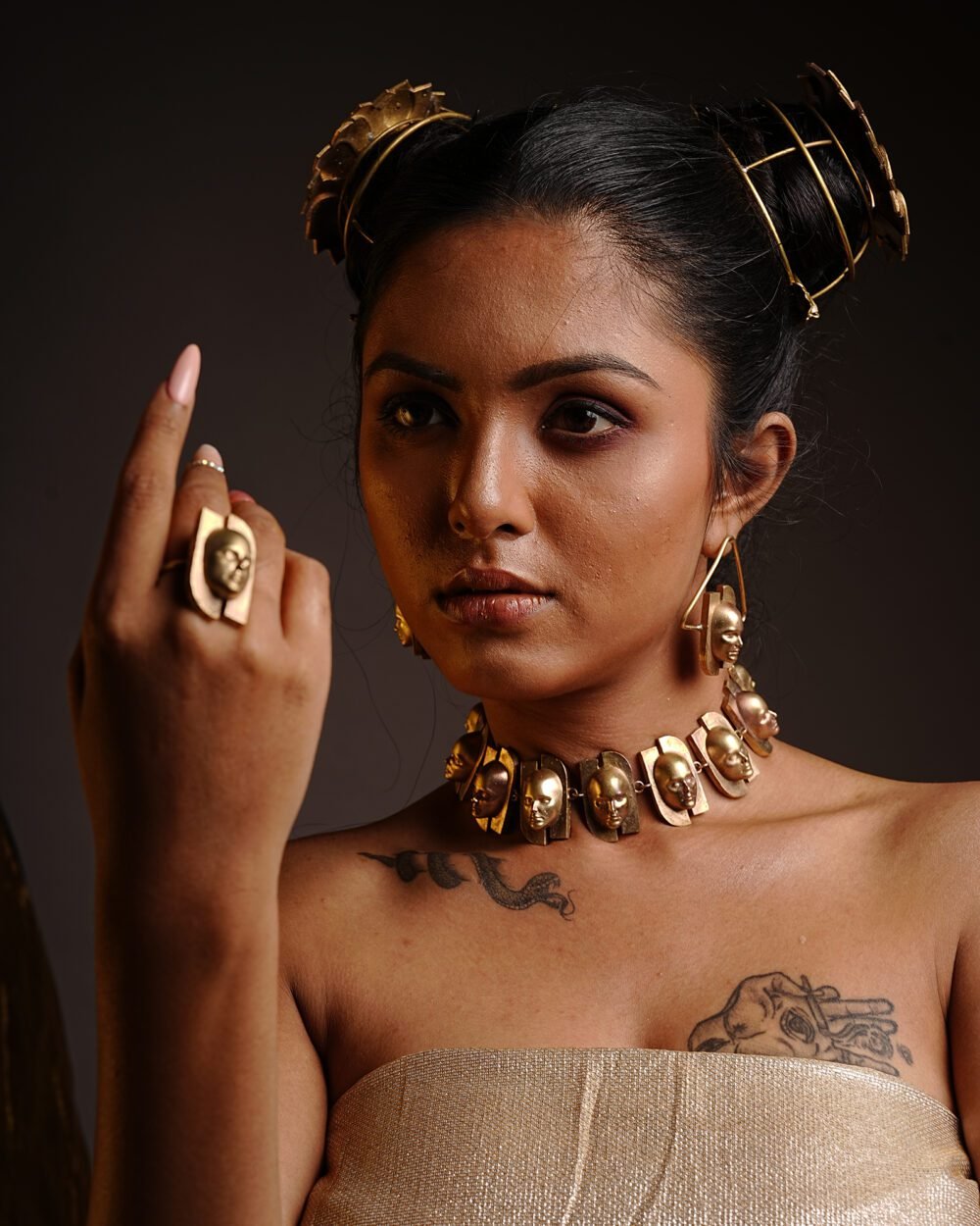 Multiple Face Choker