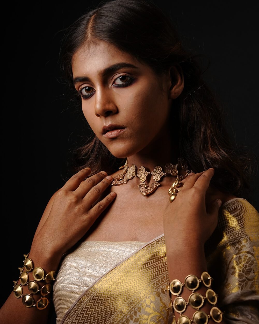 Two Square and U-shaped Neckpiece