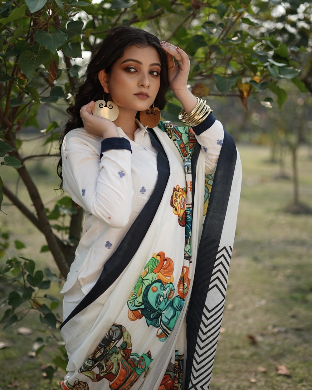 Women At Work (White)