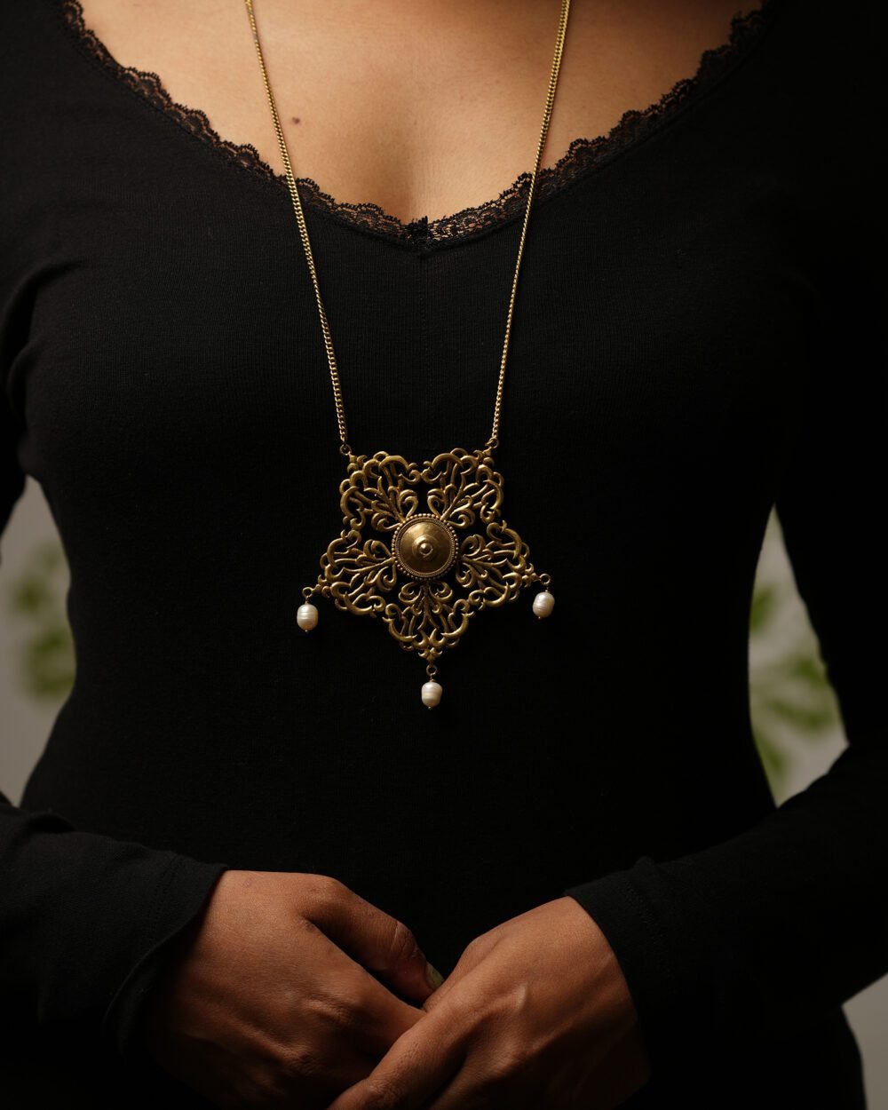 Mina Kumari Long Chain